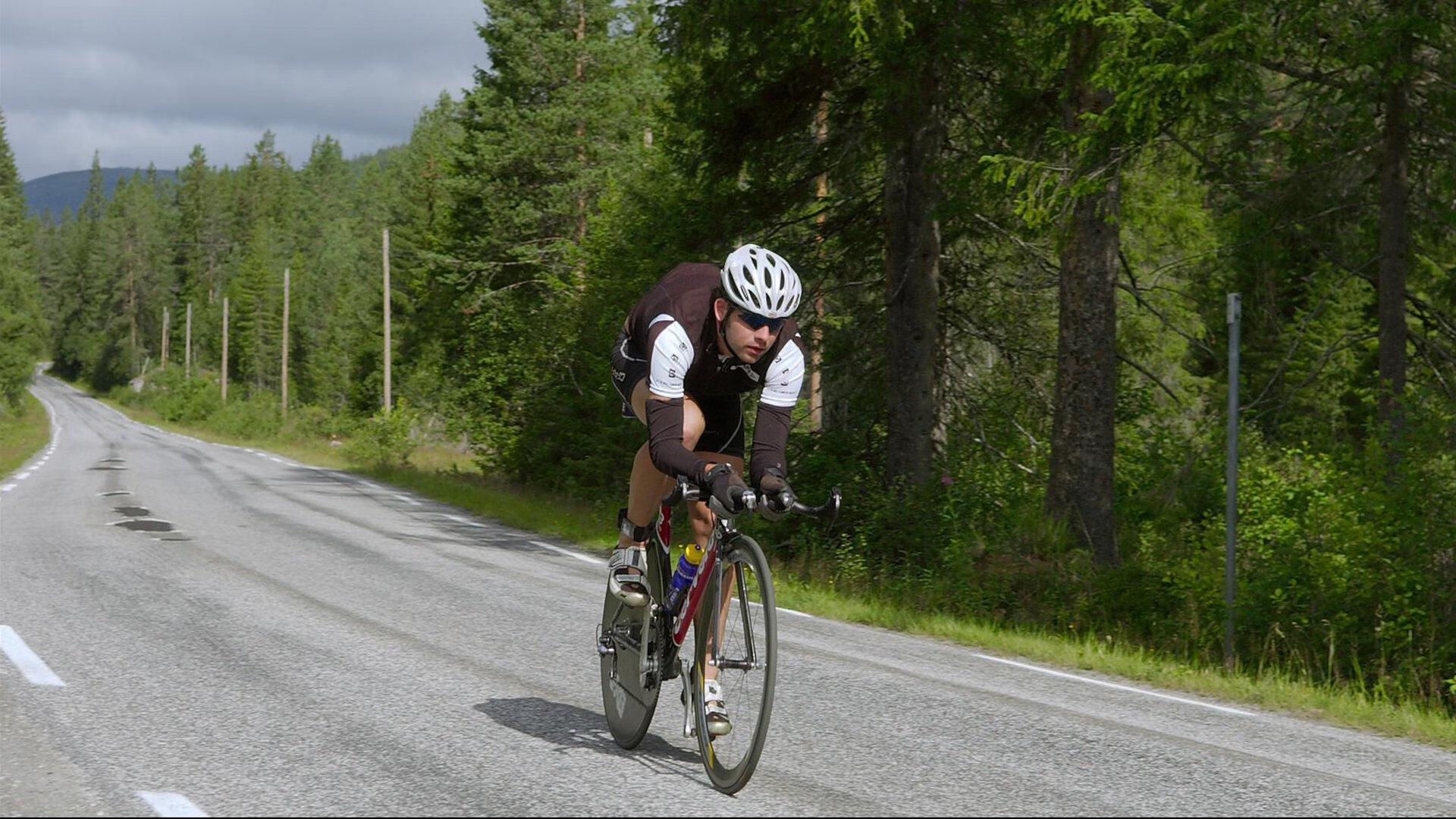 凯琳·科贝特蛙泳技术细节获高度赞赏，凯特琳与科比
